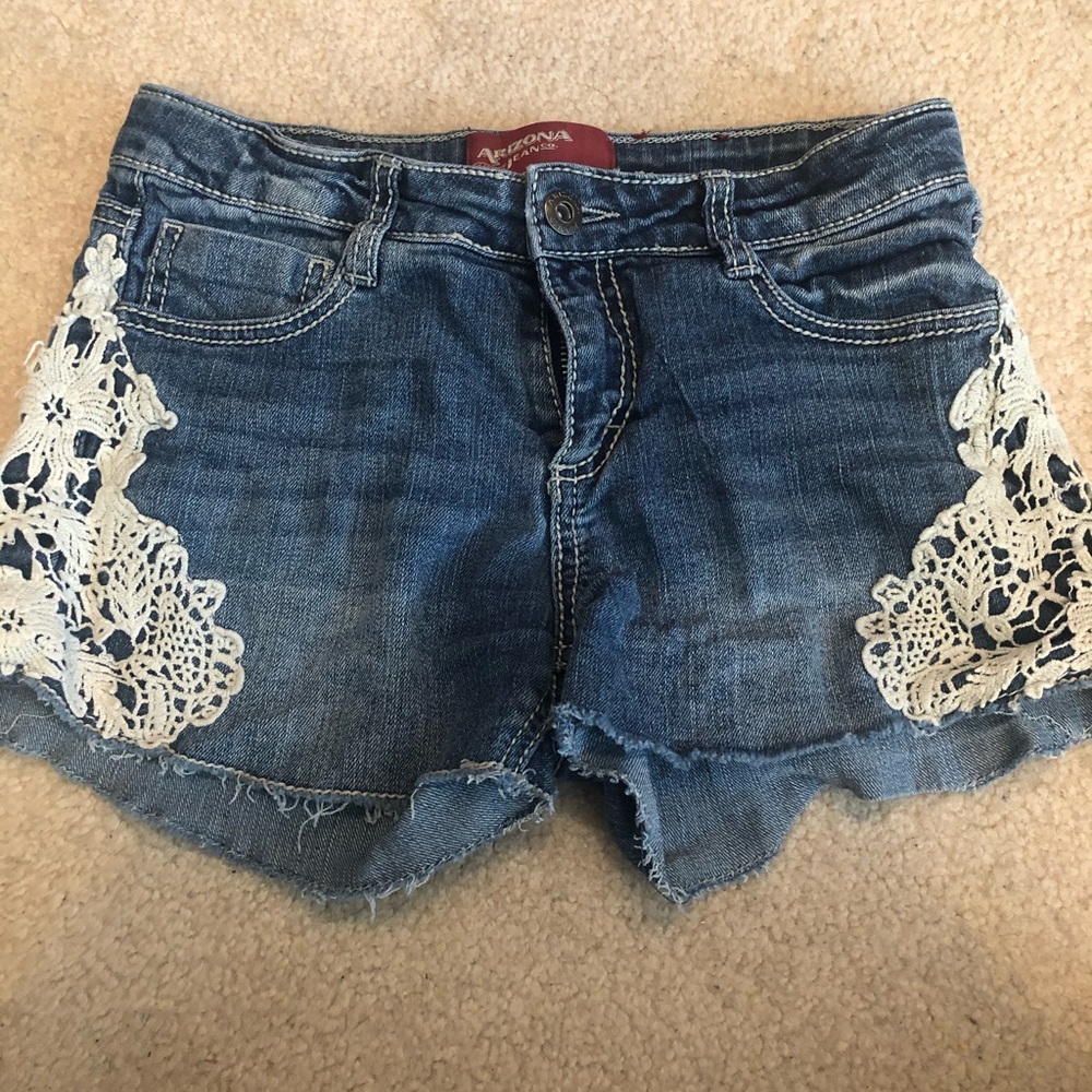 Jean shorts with lace detailing